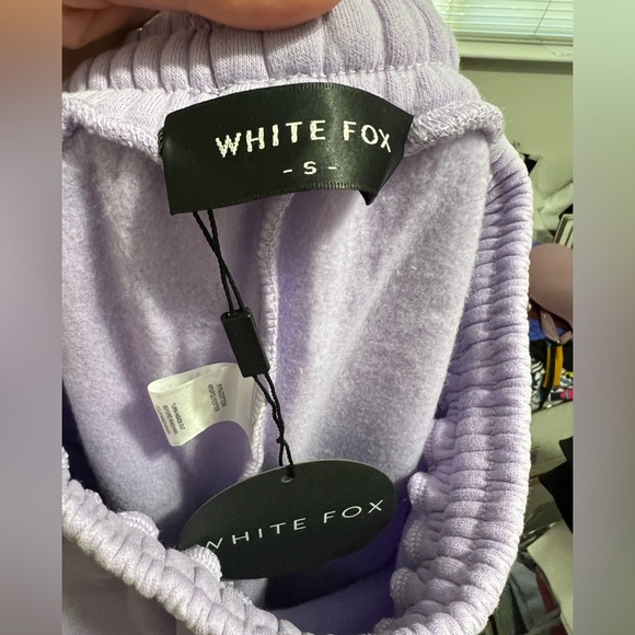 White Fox Boutique Leisure Series Tee Shirt & Sweatpants Set - Picture 15 of 15